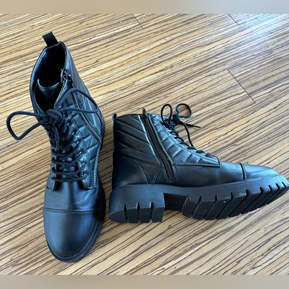 Aldo black ankle moto boots size 9.5
